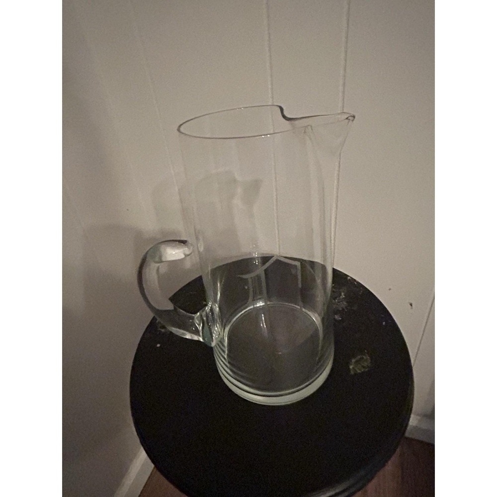 Vtg Clear Hand Blown Glass Beverage Pitcher Etched Crest C Ice Lip Handle 10" - Picture 2 of 9